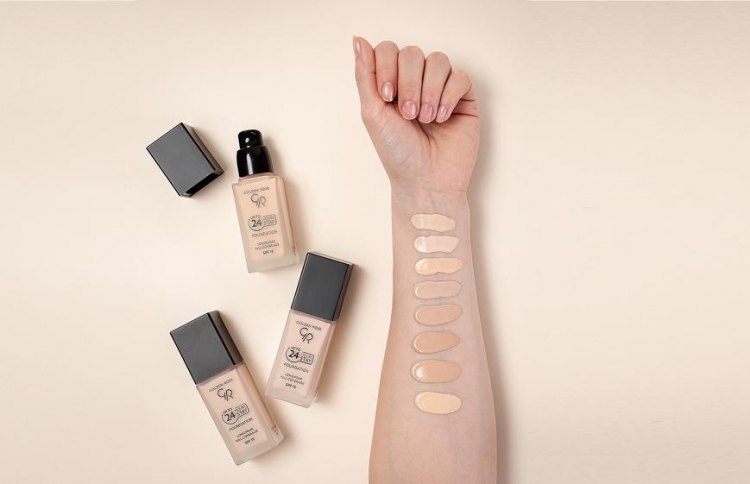 Nowość Golden Rose Up To 24 Hours Stay Foundation