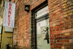 Otwarto Muzeum Banksy&rsquo;ego w Krakowie