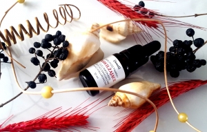 Iossi serum nawilżająco wygładzające z awokado i drzewem sandałowym