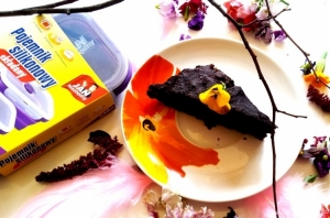 Wegańskie ciasto czekoladowe z Janem Niezbędnym