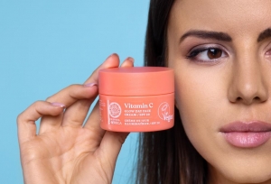 Poznaj siłę witaminy C latem