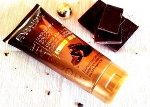 Eveline Chocolate luksusowy balsam do ciała