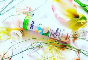 Isana dezodorant w sprayu Soft Blossom