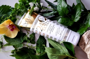 Eveline Cosmetics luksusowe serum liftingujące do biustu 24K Gold