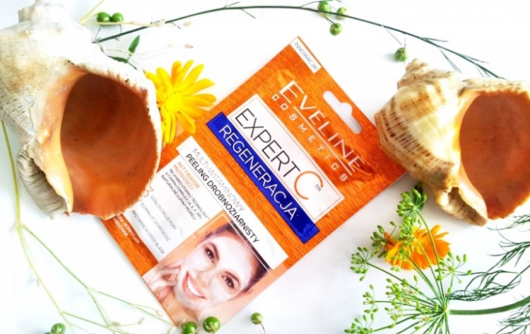 Eveline Expert C multi-witaminowy peeling drobnoziarnisty 3 w 1