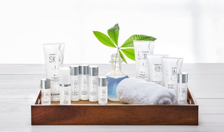 Jak pielęgnować skórę latem z Herbalife