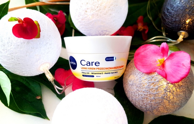 Nivea Care lekki krem przeciwzmarszczkowy do twarzy