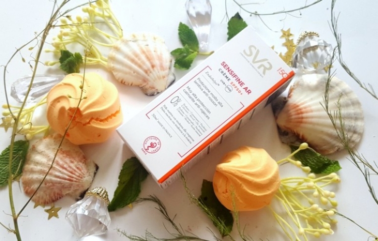 SVR Sensifine AR bardzo wysoka ochrona przeciwsłoneczna krem SPF 50+