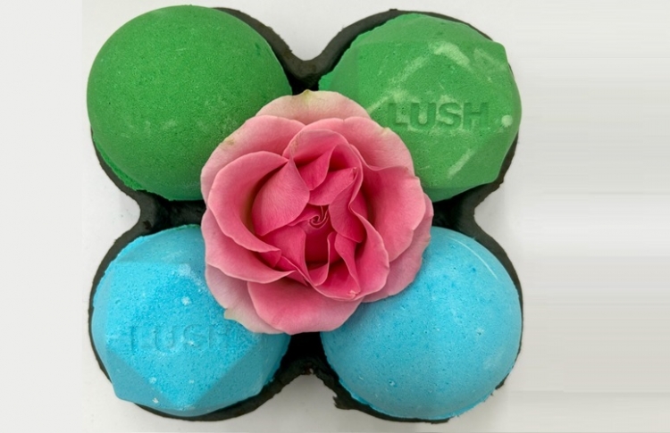 Nowe kule do kąpieli Lush pełne poezji