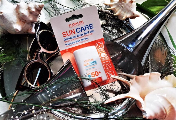 Wakacyjna kosmetyczka z Floslek