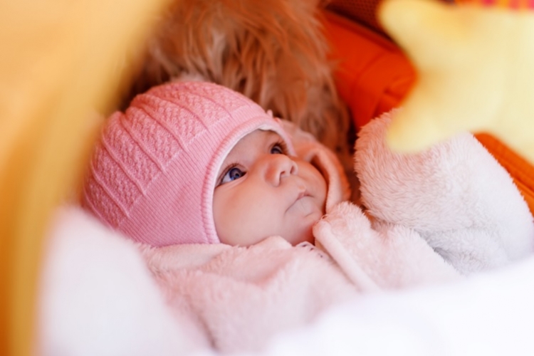 Zimowy spacer z maluszkiem