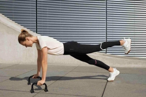 Modne ubrania na fitness od Esprit