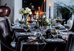 Kolekcja Fyrkl&ouml;vern Victoria na Halloween