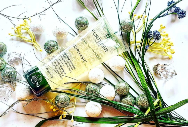 Rene Furterer Triphasic szampon stymulujący z olejkami eterycznymi 