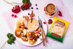 Pancakesy bananowe z masłem orzechowym