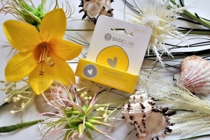 Basiclab Famillias pomadka nawilżająca do ust