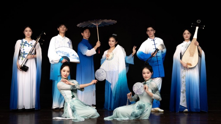 Poezje o Jingchu - występ grupy artystycznej Smok i Lew