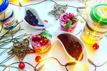 Świąteczna sałatka z burakiem, tuńczykiem i majonezem