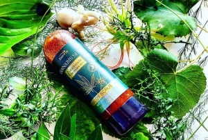 Joanna Cannabis Seed scrub do ciała z nawilżającym ekstraktem z konopi