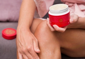 Jak zadbać o prawidłowe nawilżenie sk&oacute;ry latem?