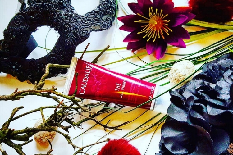 Caudalie regenerujący krem do rąk i paznokci Thé des Vignes