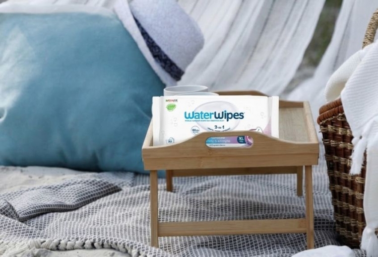 WaterWipes Sensitive w podróży