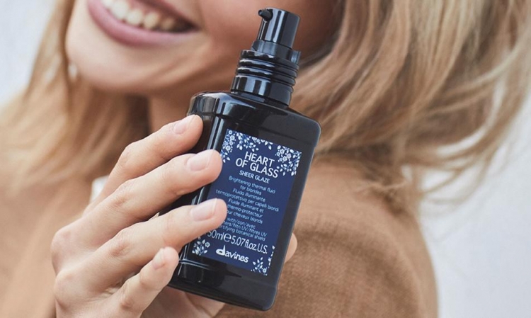 Dlaczego włosy potrzebują ochrony przeciwsłonecznej?