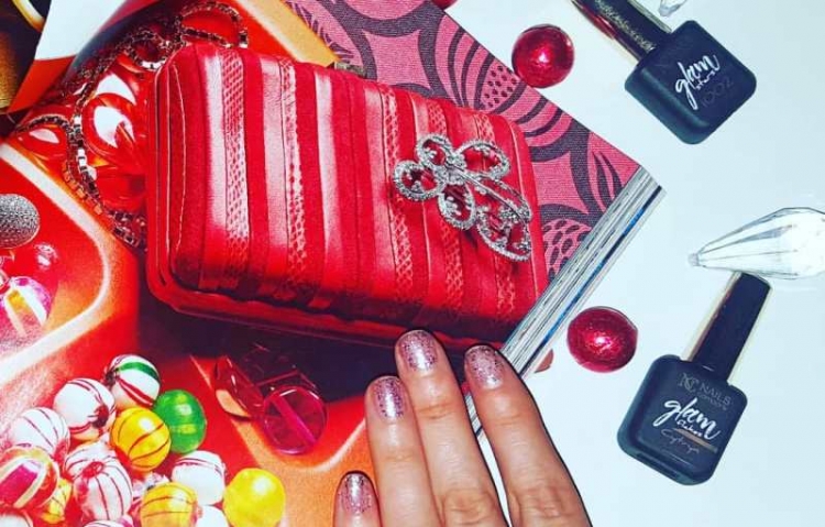 Lakier hybrydowy Nails Company Glam Flakes Cytryn