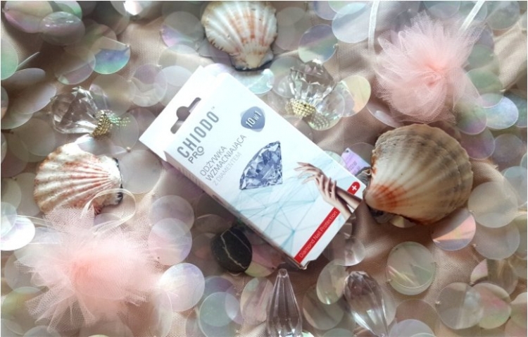 Chiodo PRO odżywka wzmacniająca z diamentem 10 w 1