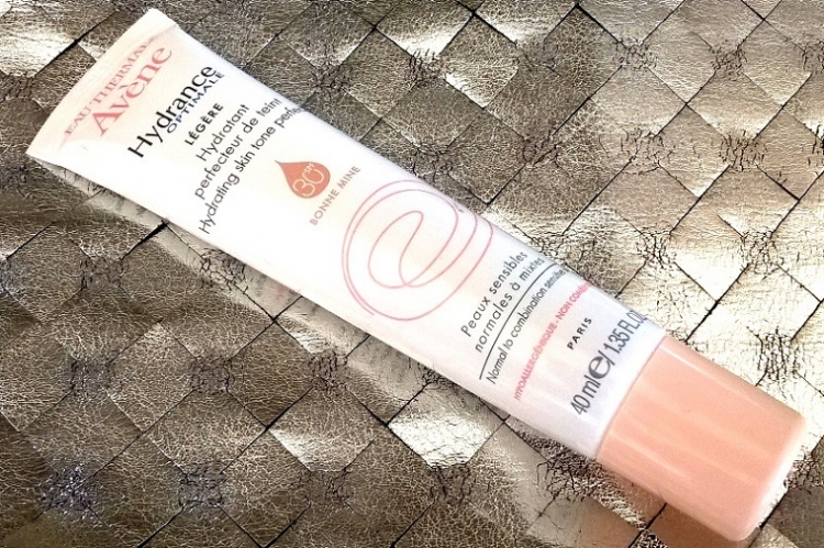 Krem BB Avène Hydrance Optimale UV Légère SPF 30