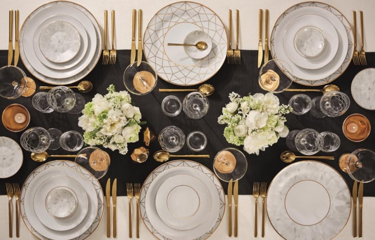 Serwis Diamond Fyrklövern w świątecznym stylu